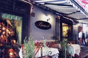 Pizzeria_Brandi_2-592x394