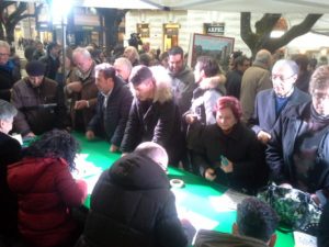 A Cosenza raccolta firme per no metro leggera