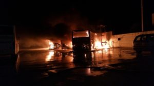 Intervento dei Vigili del Fuoco per incendio autobus Locri