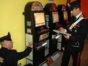 Gioco d'azzardo: sequestrate sei slot machine a Cosenza