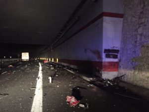 Auto contro tir, 4 morti nel vibonese