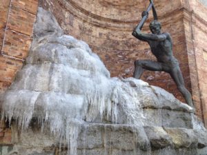 Maltempo: gelo in Calabria, acqua fontana ghiacciata a Catanzaro